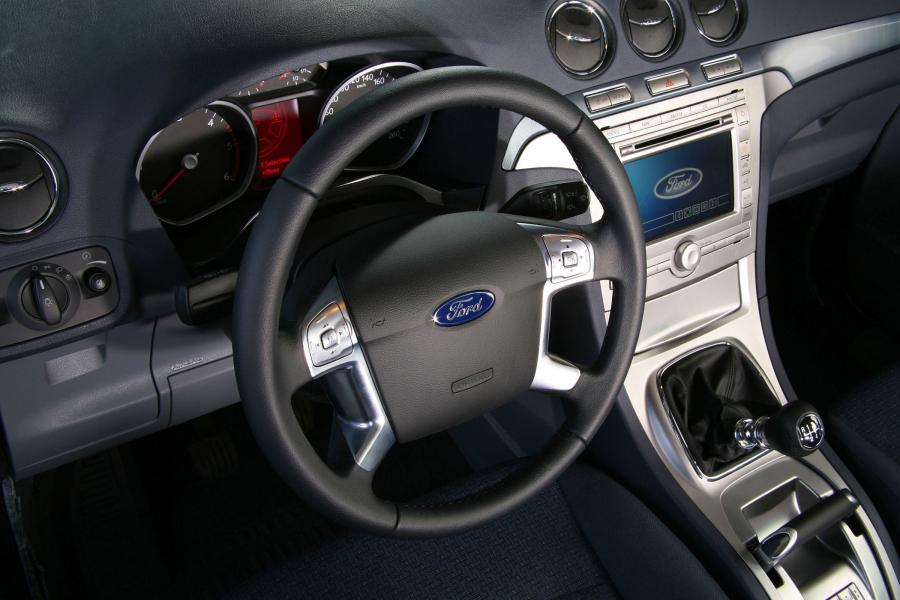  Ford Galaxy 2000 года  (фото 21 из 87)